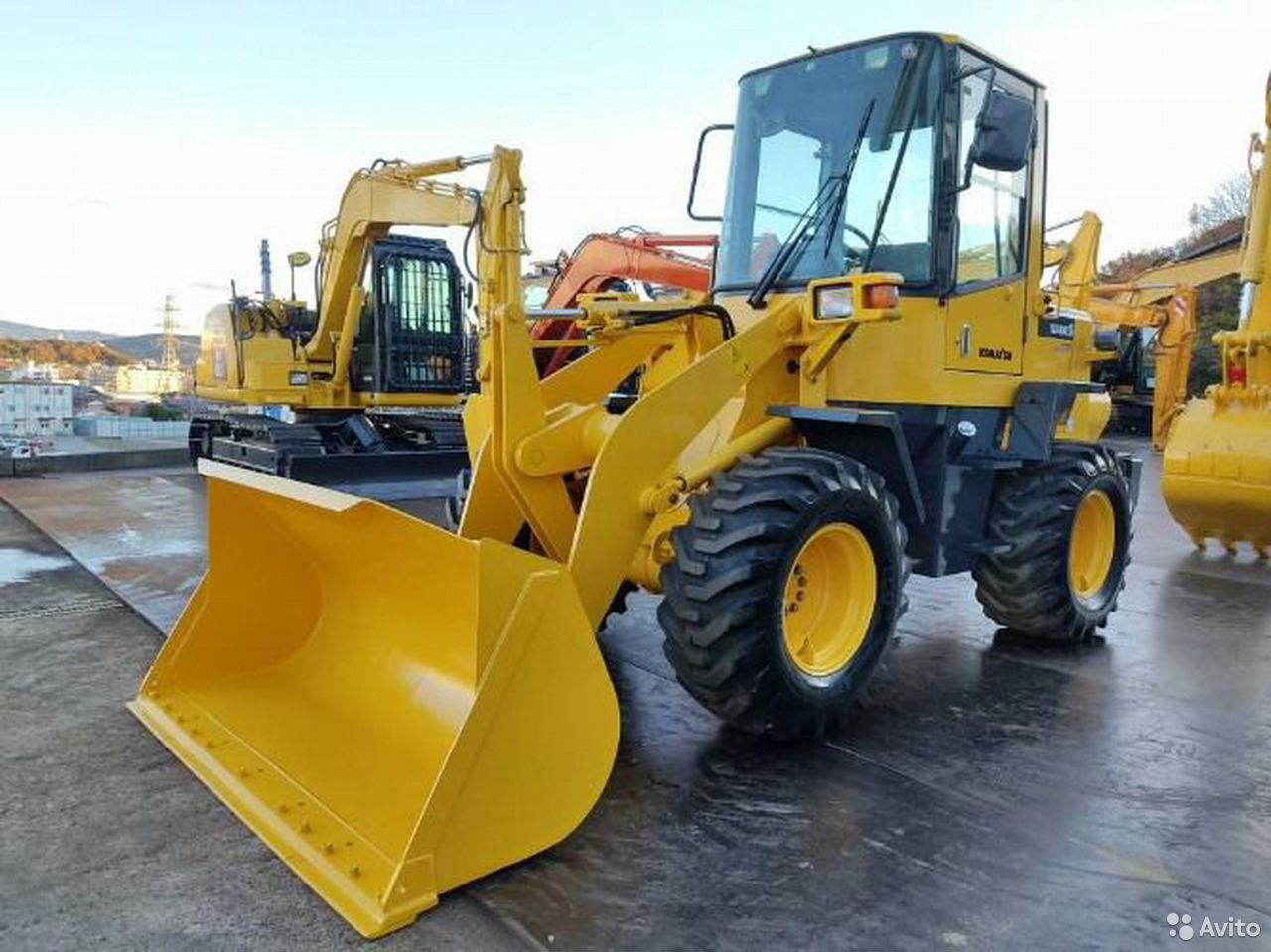 Фронтальный Погрузчик Komatsu WA80