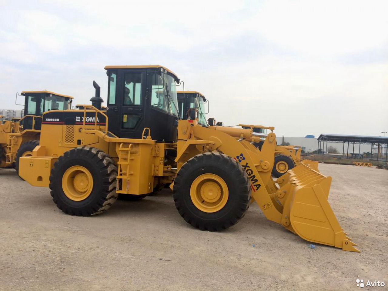 Фронтальный погрузчик XGMA XG955H