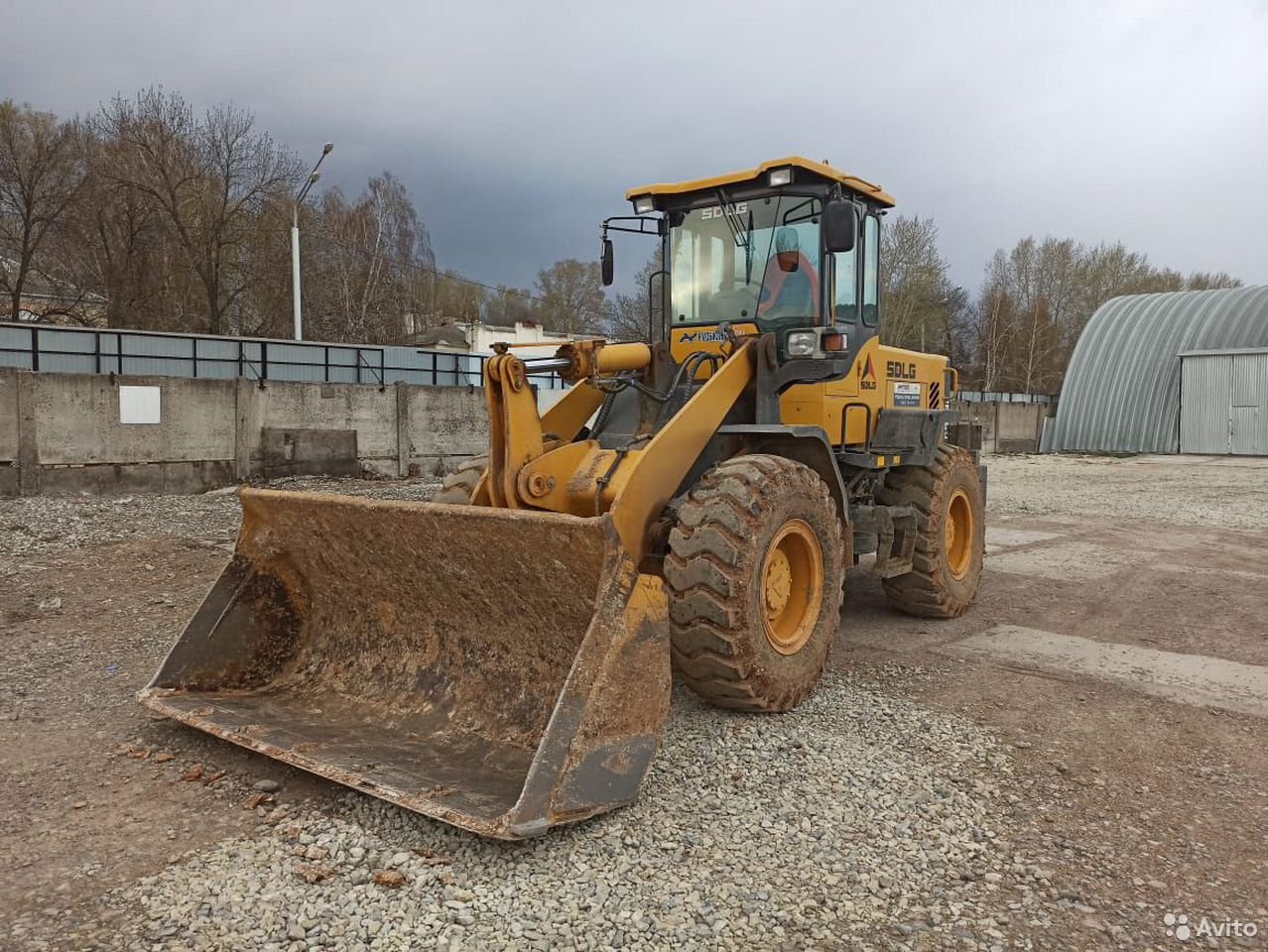 Фронтальный погрузчик SDLG LG933L