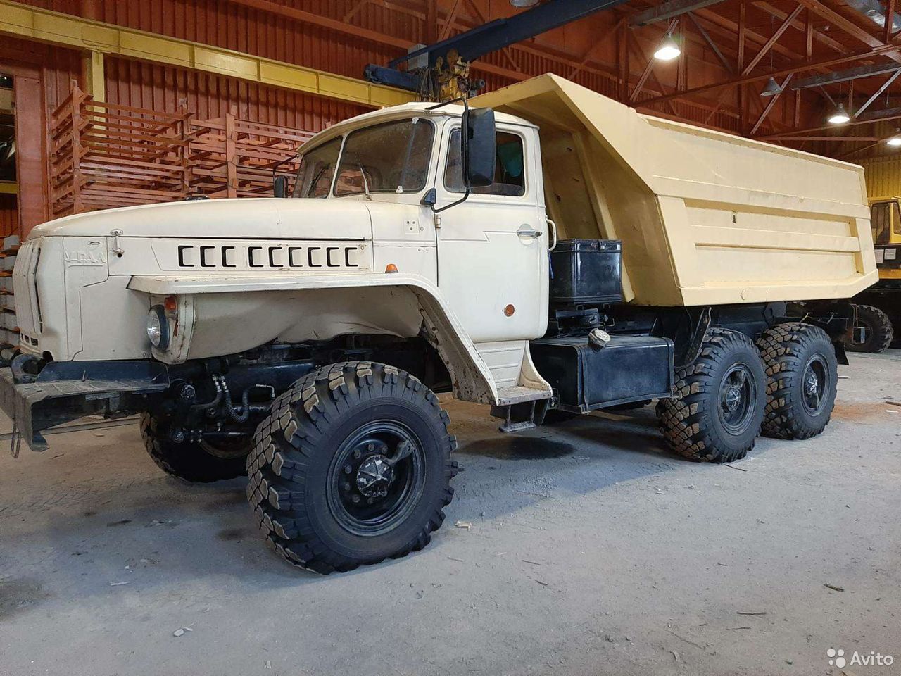 Самосвал УРАЛ 5557130