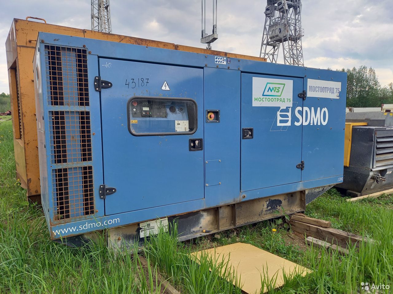 Генератор SDMO J200K