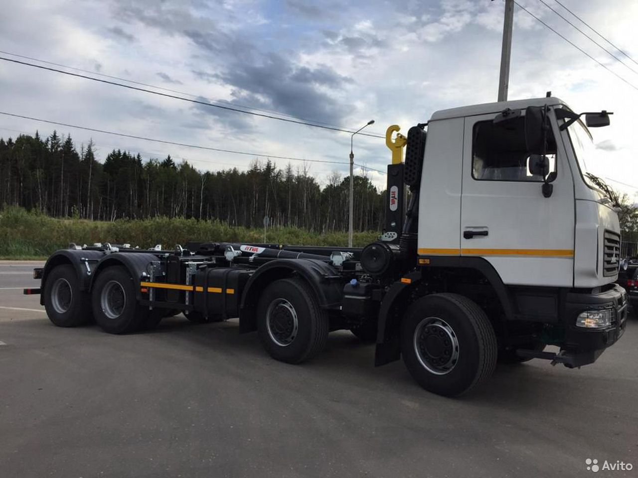 Мультилифт АС-26М на шасси МАЗ 6516С9-560-001 (Hyvalift)