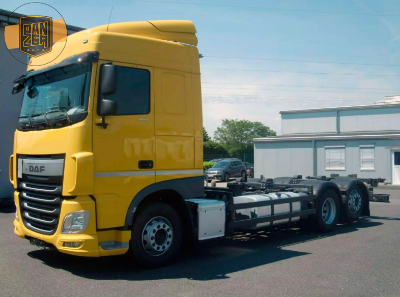 Контейнеровоз DAF XF 460