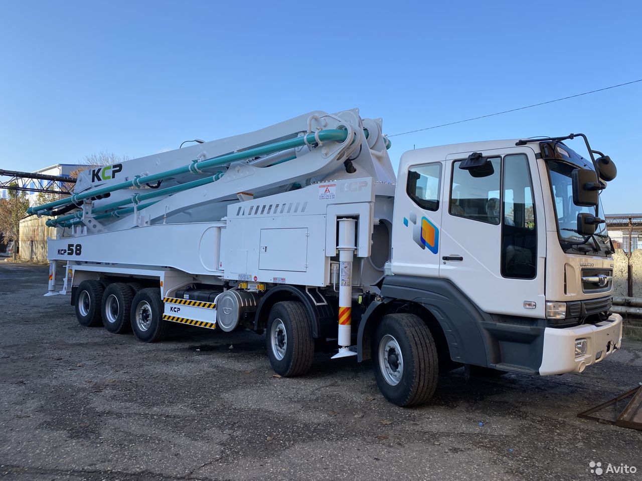 Автобетононасос KCP 37ZX5170 на шасси Daewoo Novus