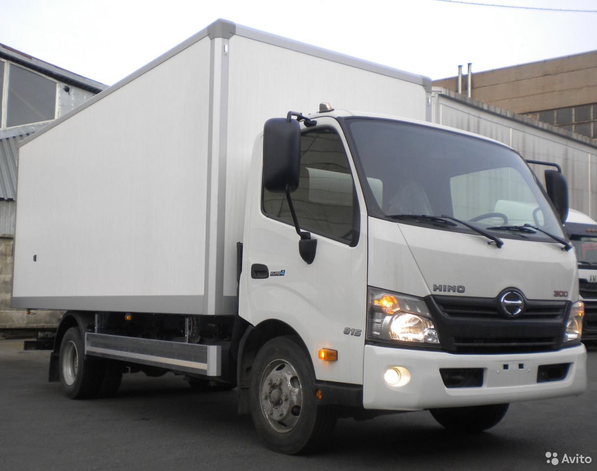 Изотермический фургон Hino 300 Toyota