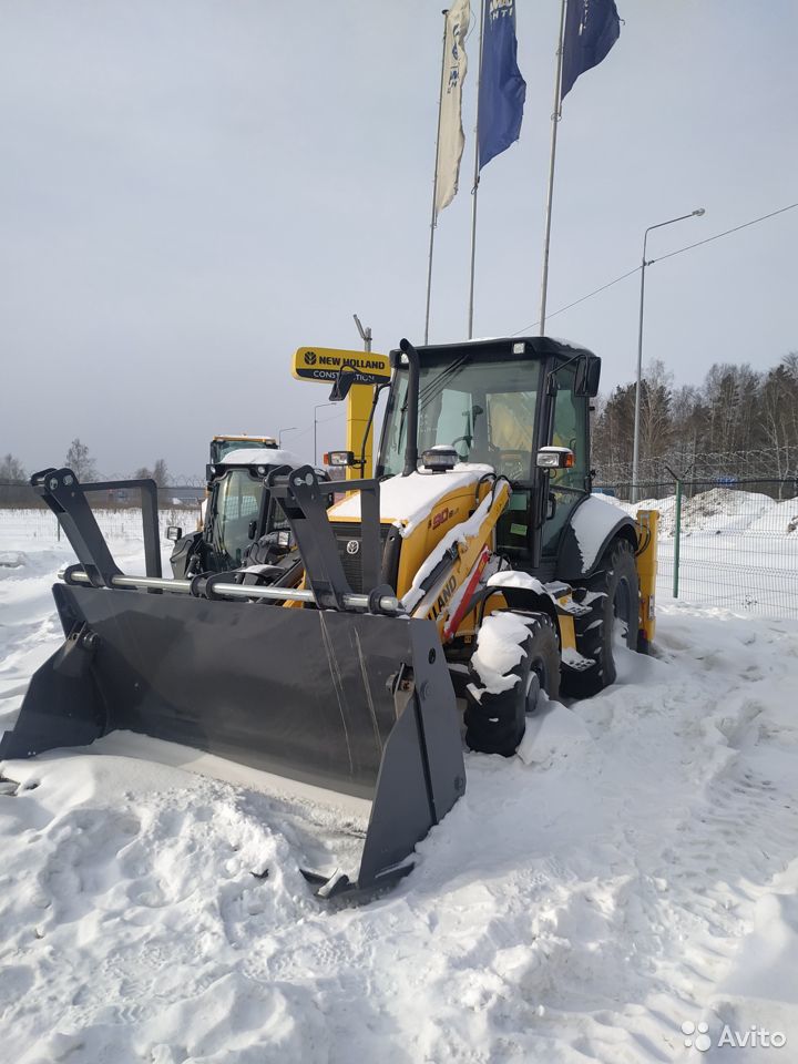 Экскаватор-погрузчик New Holland B90B LR