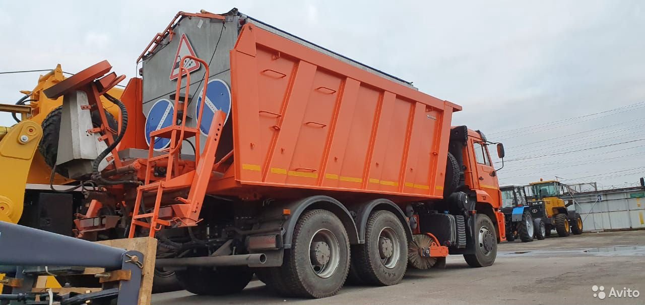 Комбинированная дорожная машина МК-4534 на самосвале КамАЗ 6520
