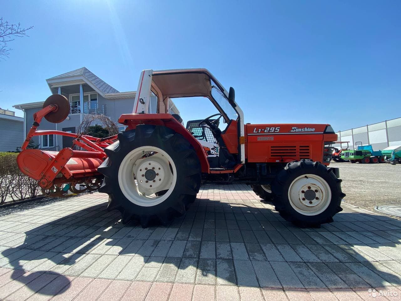 Трактор Kubota L1-295D Sunshine
