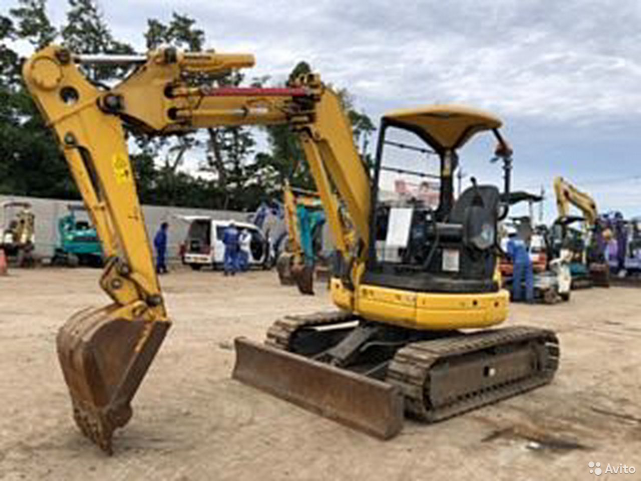 Мини-экскаватор Komatsu PC38UU-2