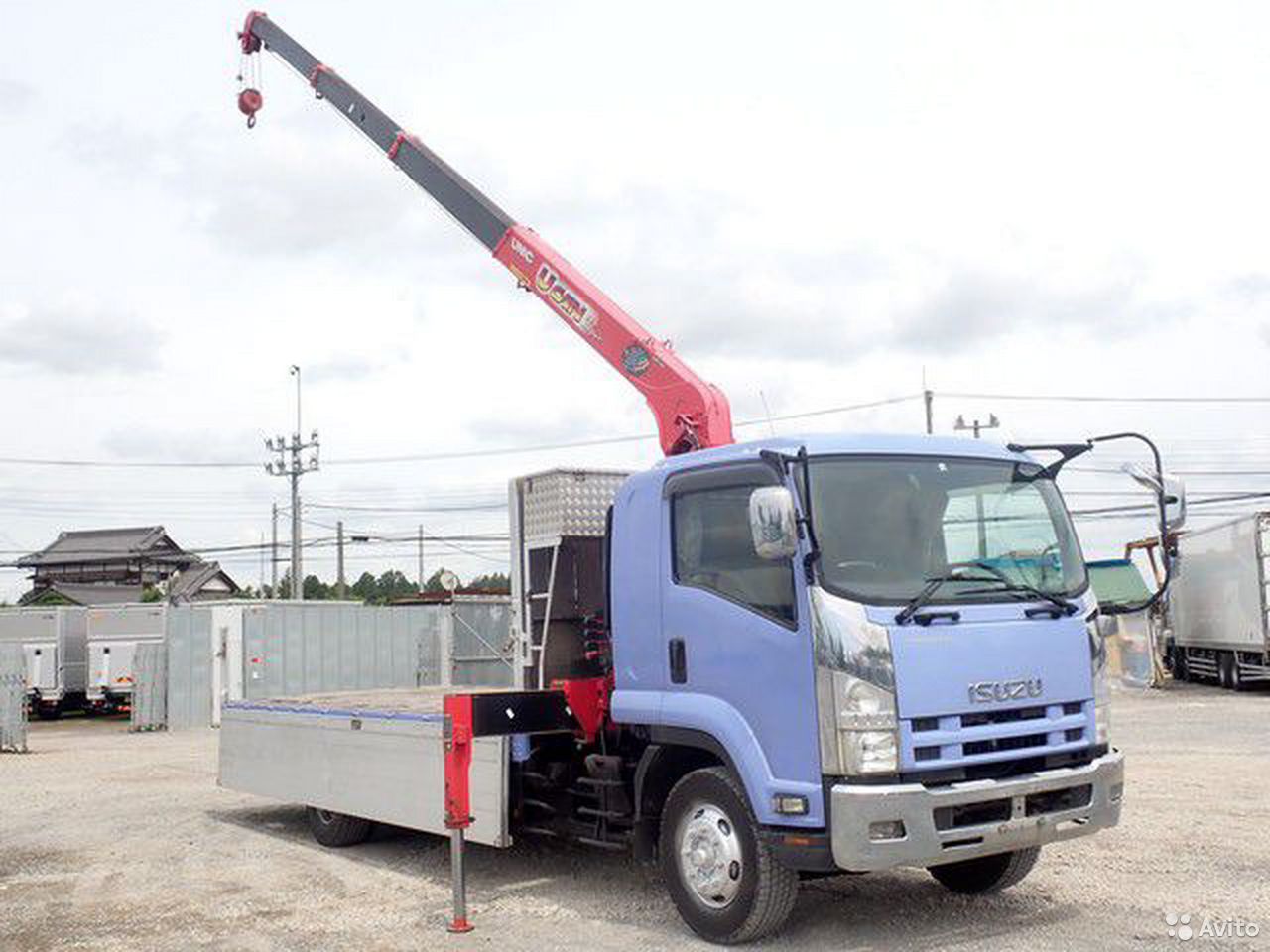 Бортовой грузовик с КМУ ISUZU Forward