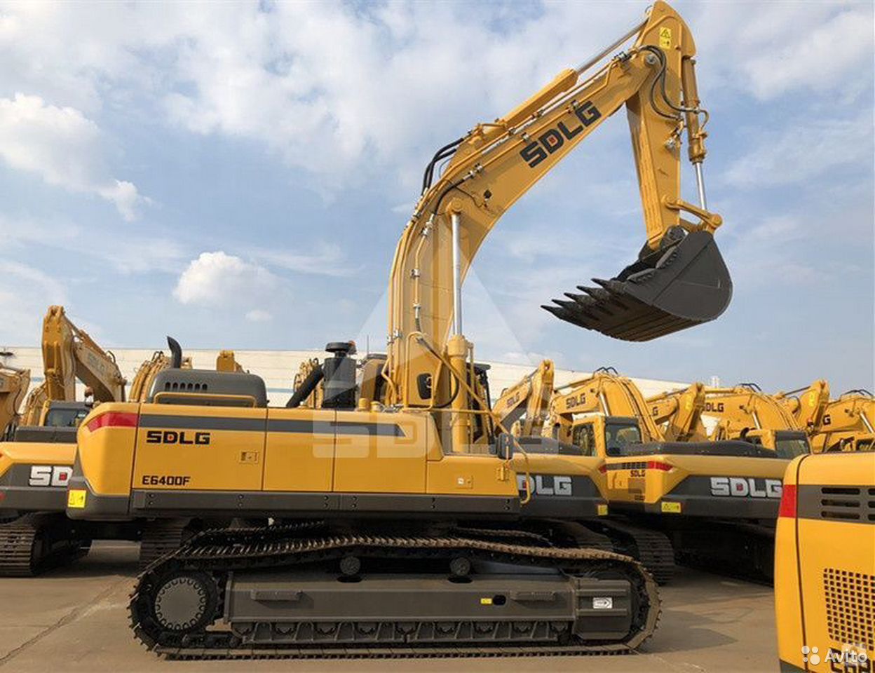 Гусеничный экскаватор SDLG E6400F