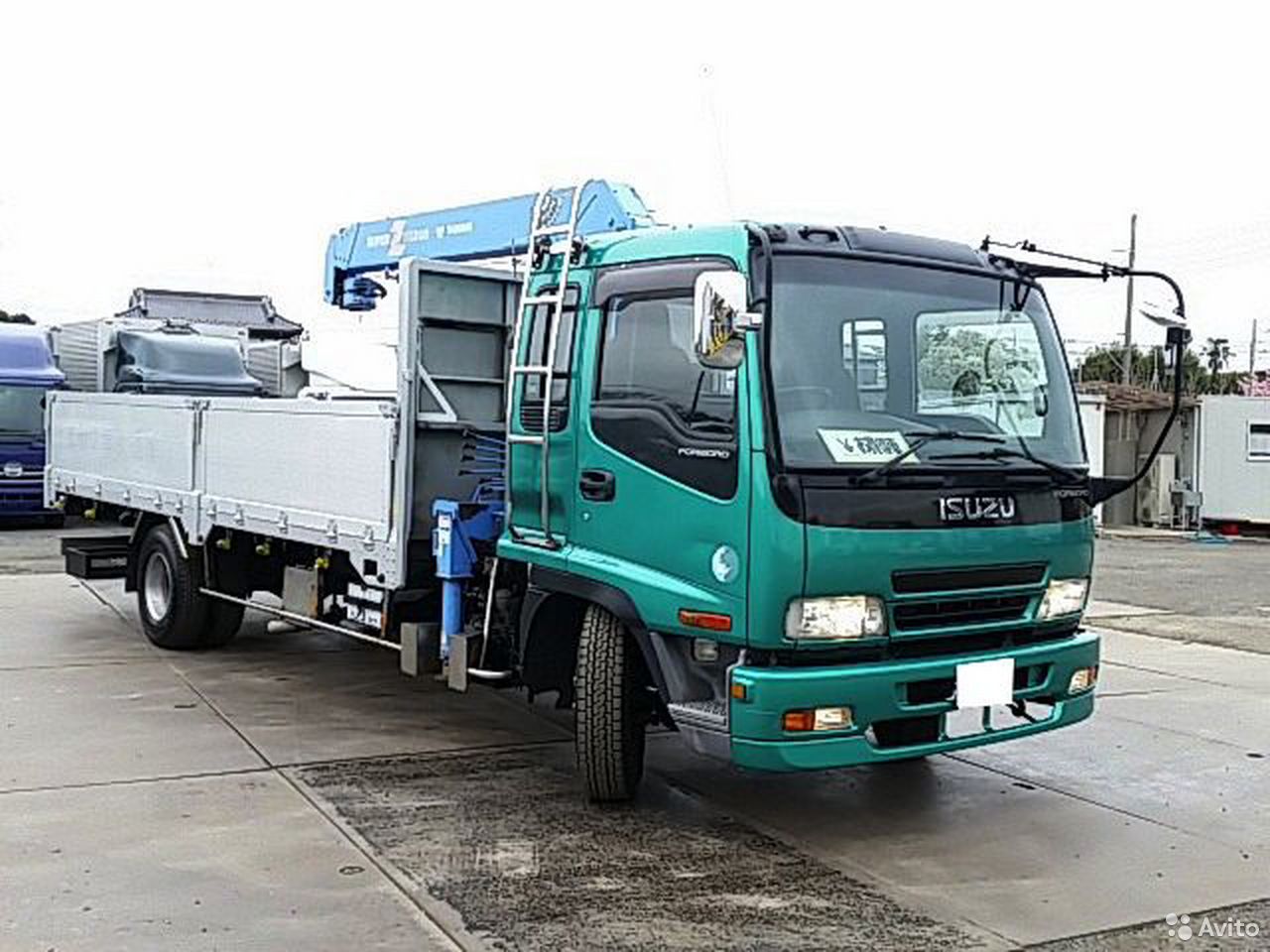 Бортовой грузовик с КМУ ISUZU Forward