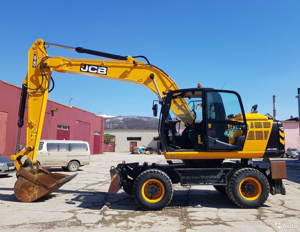 Колесный экскаватор JCB JS160W