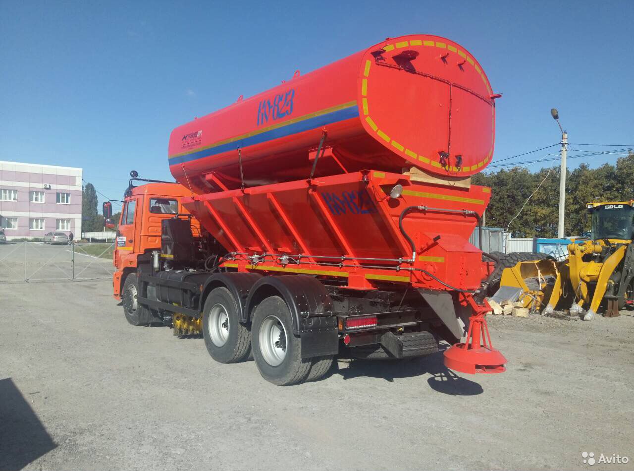 Комбинированная дорожная машина КО-823-10 на шасси КамАЗ 65115-3081-50