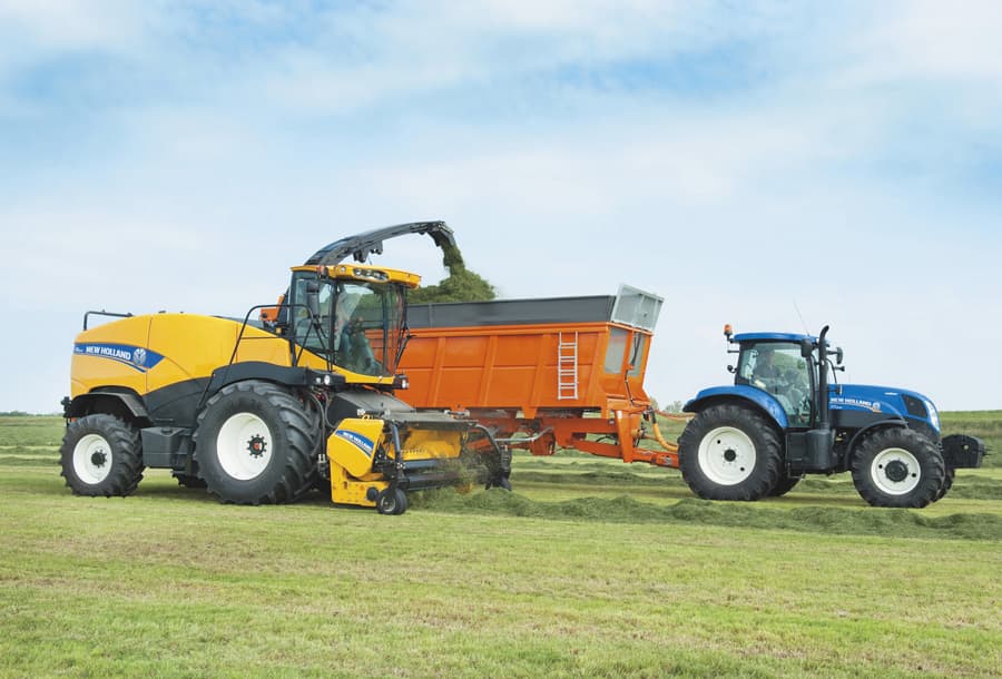 Кормоуборочный комбайн New Holland FR600