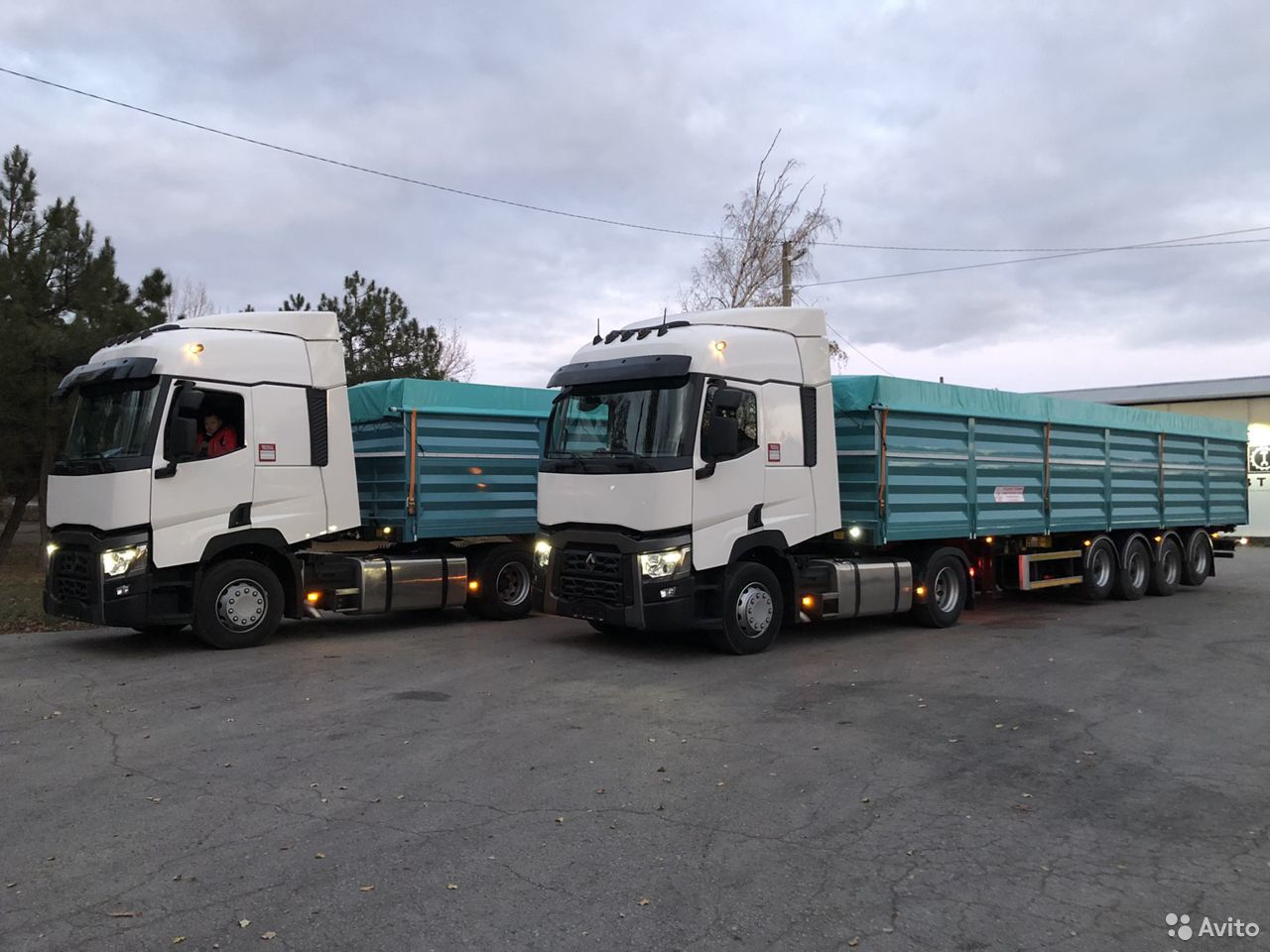 Полуприцеп зерновоз Тонар 45-80 м3