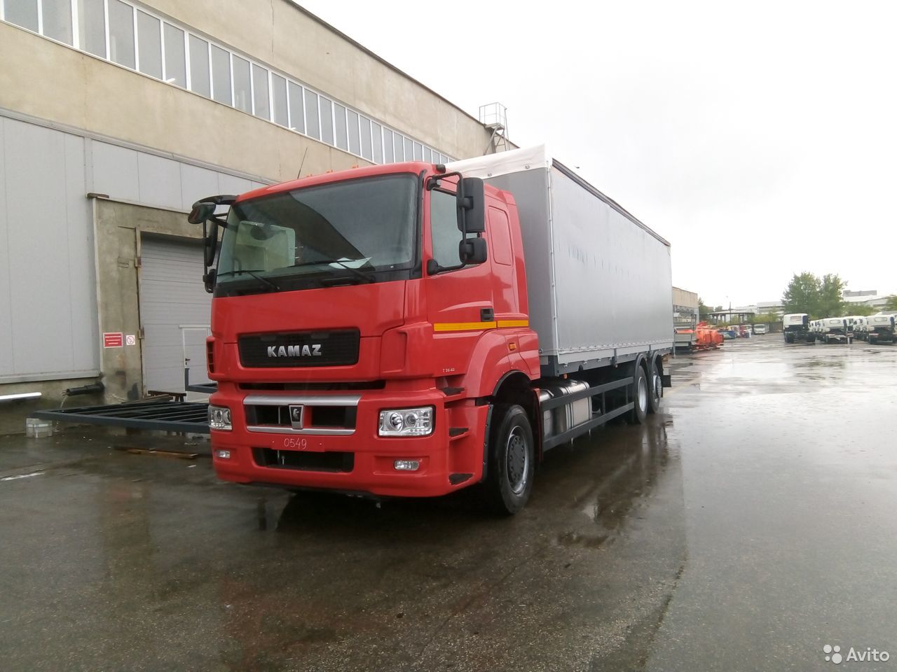 Тентованный грузовик КамАЗ 65208