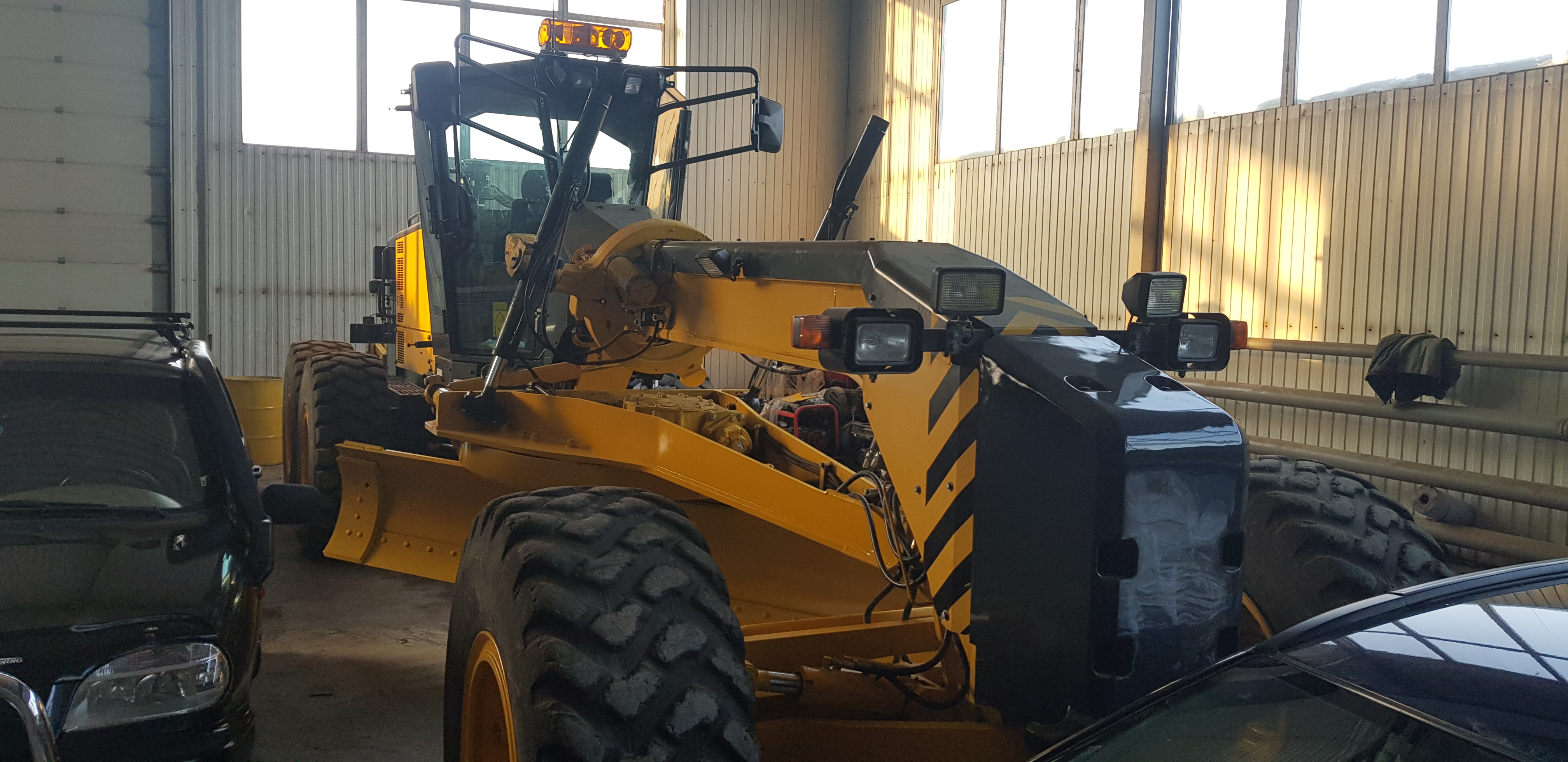 Автогрейдер Komatsu GD705