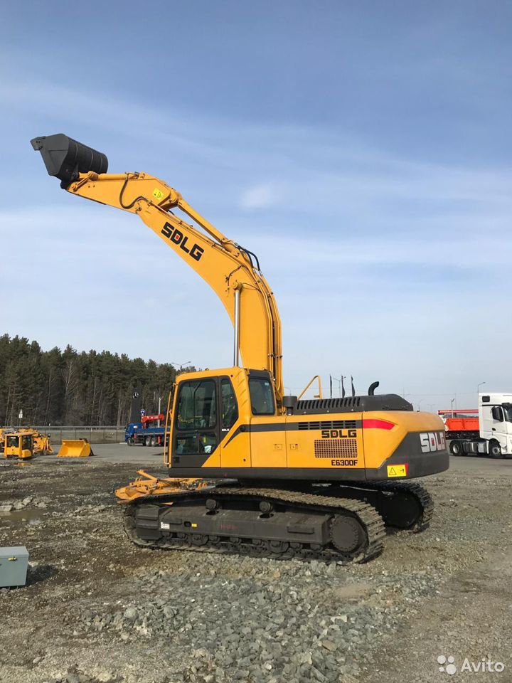 Гусеничный экскаватор SDLG E6300F