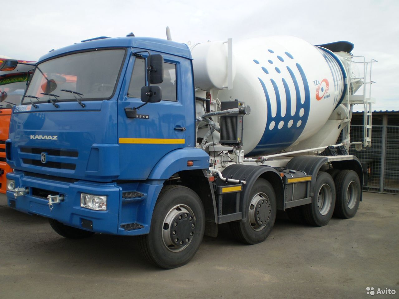 Автобетоносмеситель ТЗА 5814Y9 на шасси КамАЗ 6540-3028-48
