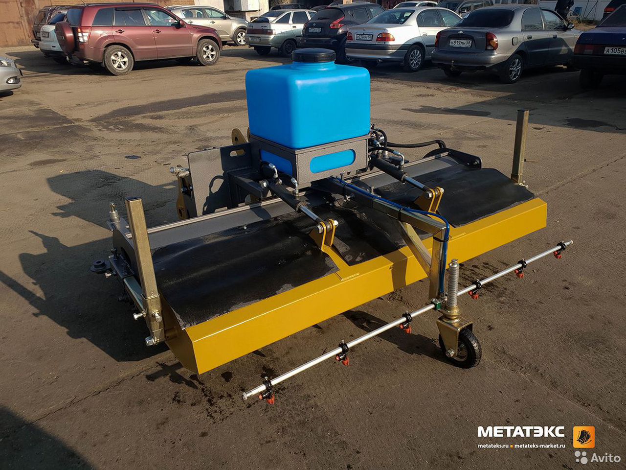 Коммунальная щетка Метатэкс с передним бункером для погрузчиков