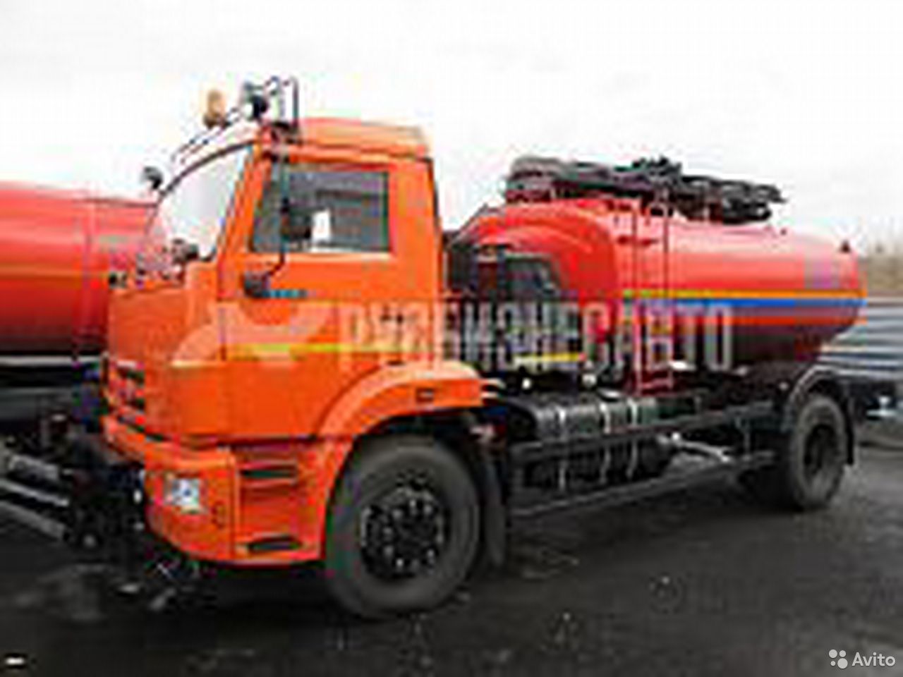Комбинированная дорожная машина КО-806 на шасси КамАЗ 43253-3010-69