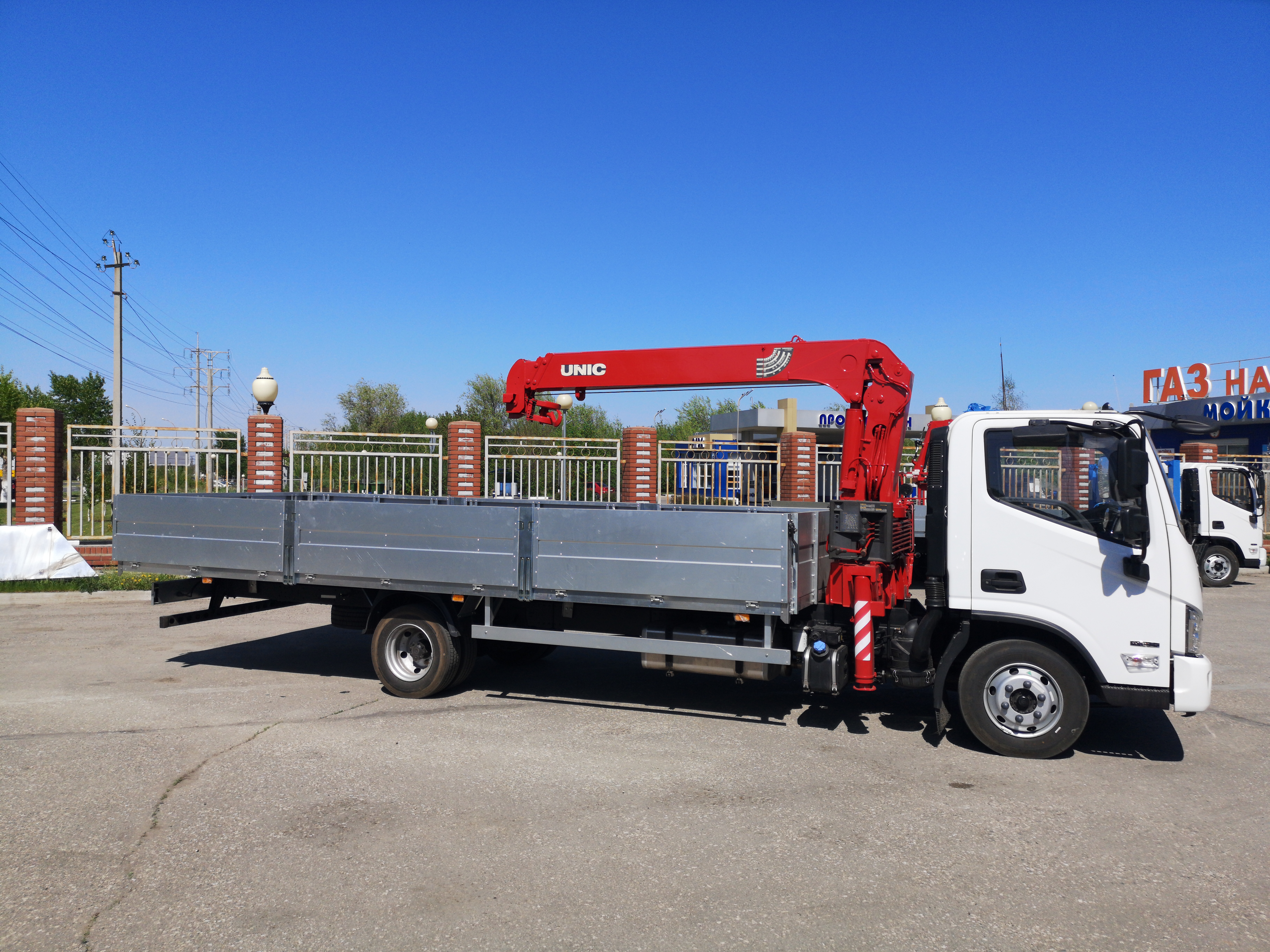 Бортовой грузовик с КМУ FOTON S85