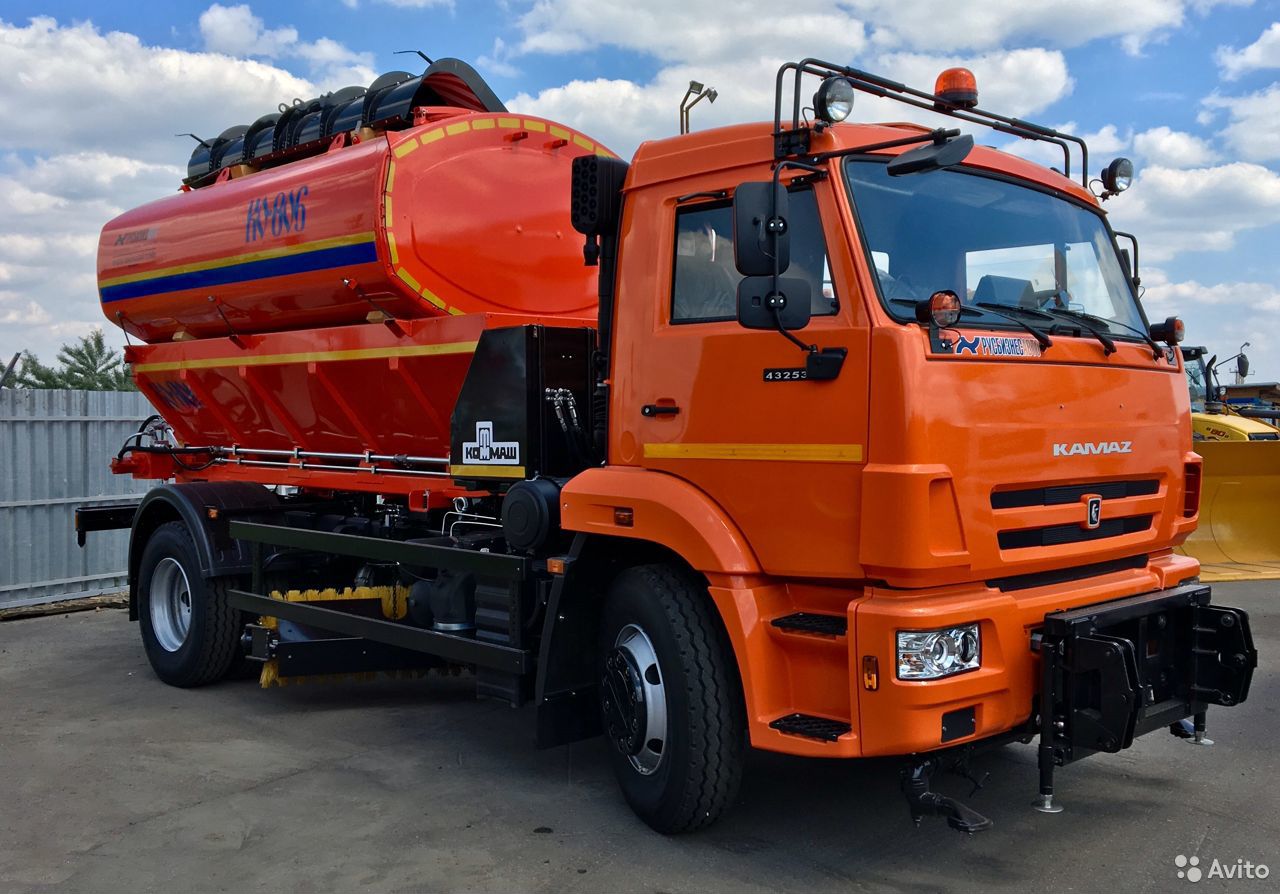 Комбинированная дорожная машина КО-806 на шасси КамАЗ 43253