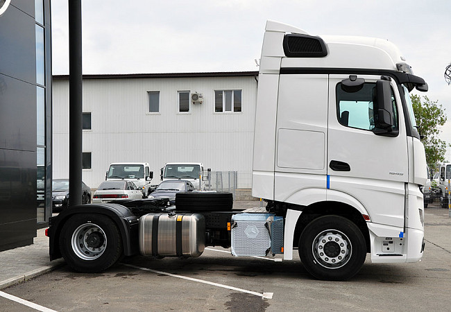 Седельный тягач Mercedes-Benz Actros
