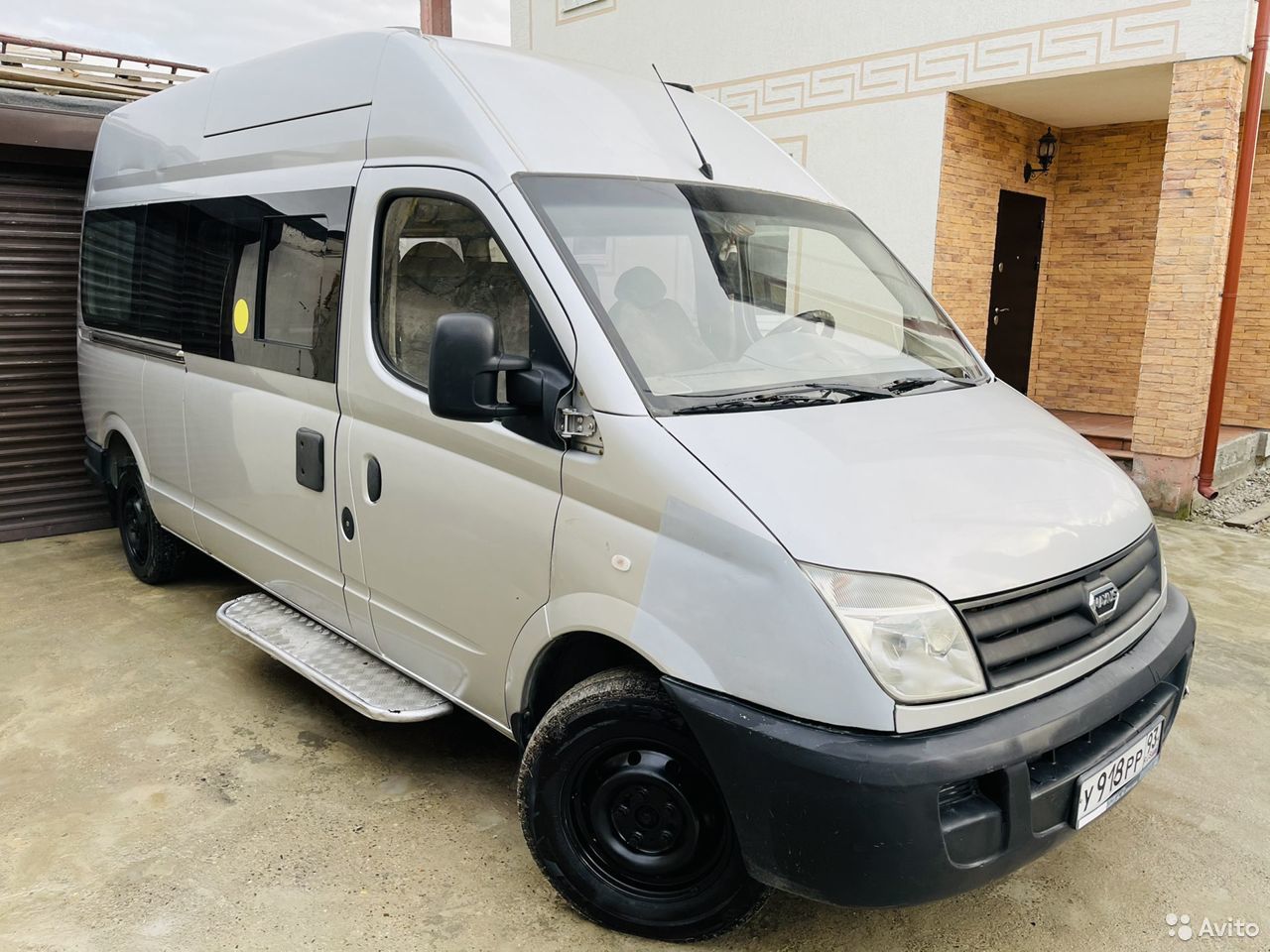 Микроавтобус LDV Maxus LD100