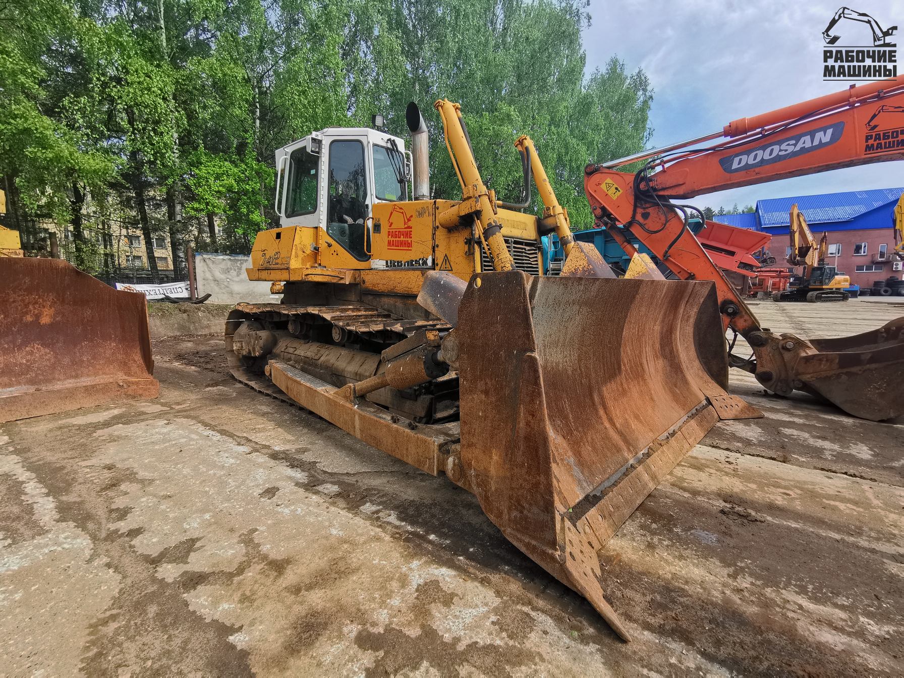 Гусеничный бульдозер Liebherr PR742