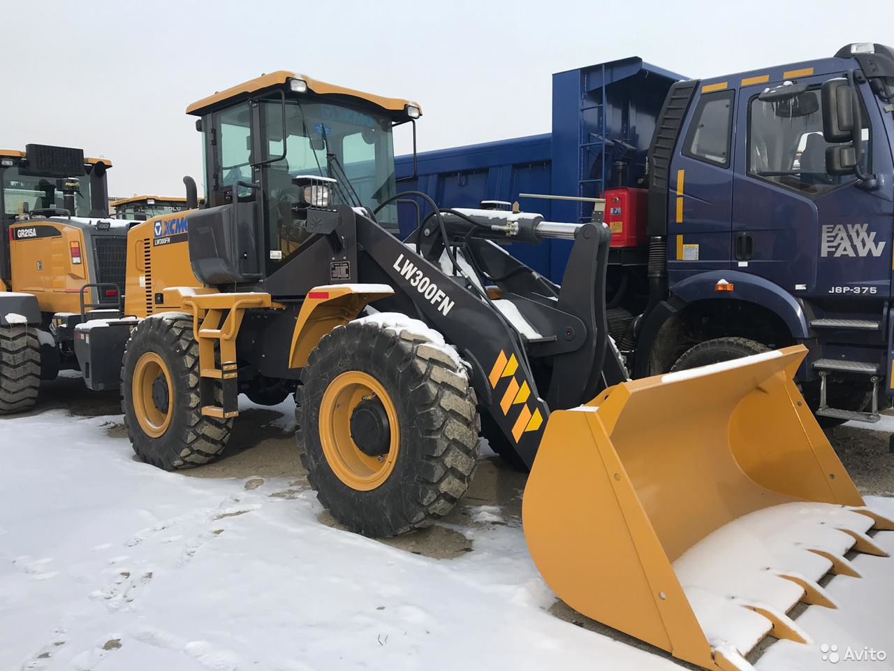 Фронтальный погрузчик XCMG LW300KN