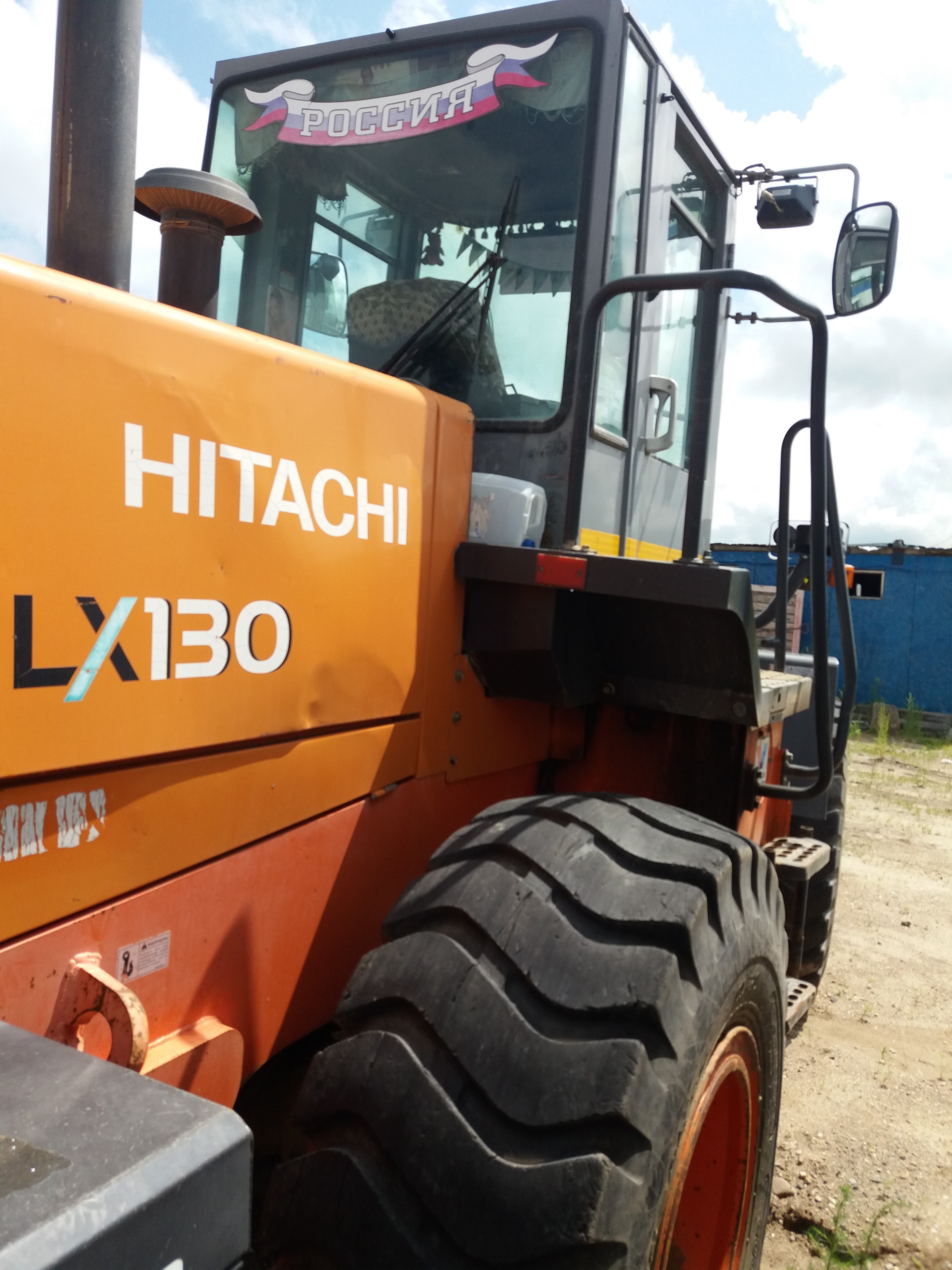 Фронтальный погрузчик Hitachi LX130-7