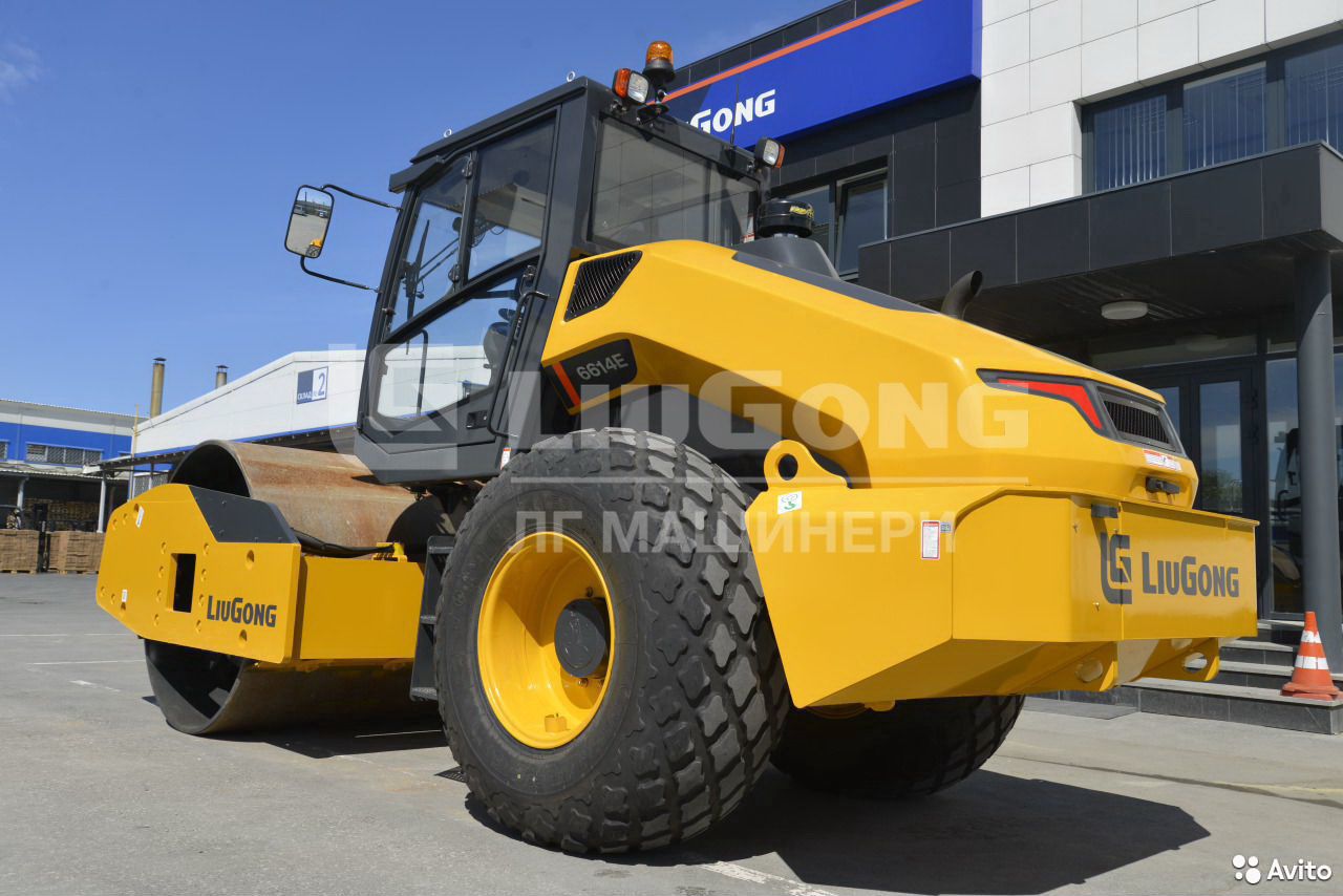 Грунтовый каток LiuGong CLG6614E