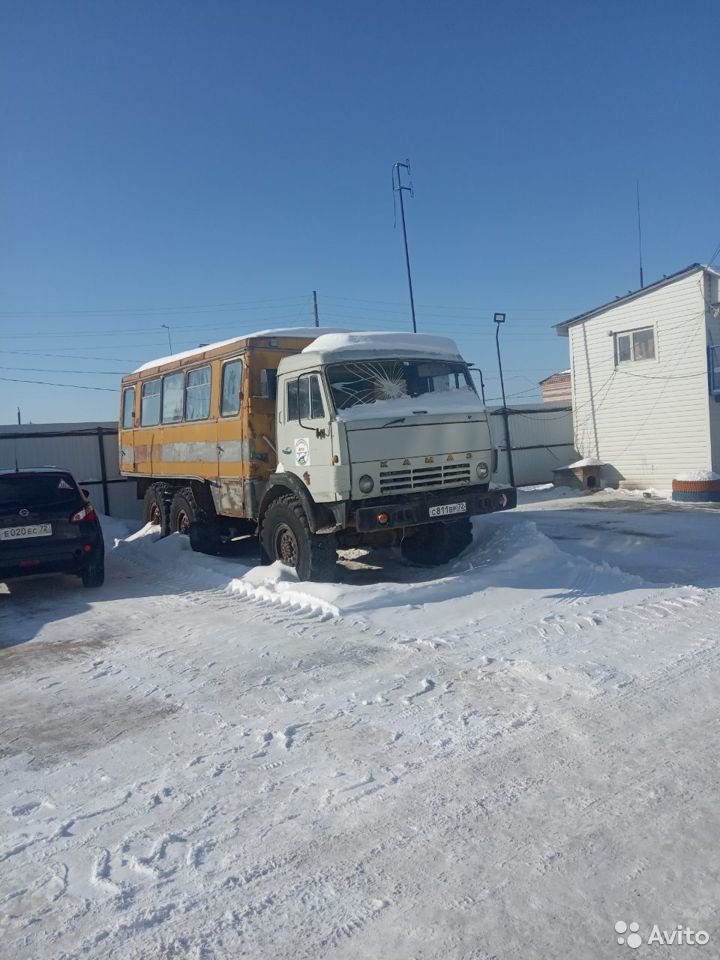 Вахтовый автобус КамАЗ 4208
