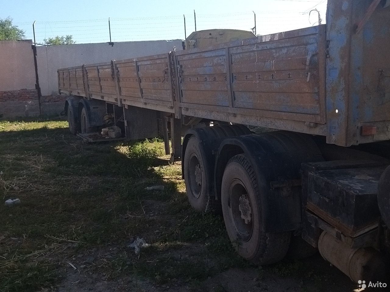 Бортовой полуприцеп СЗАП 93271