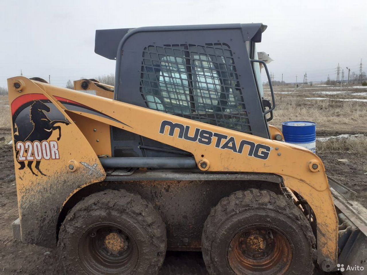 Мини-погрузчик Mustang 2700V
