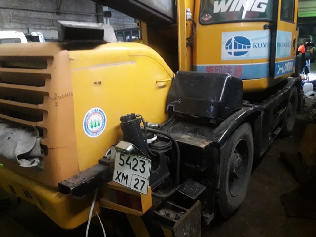 Самоходный кран Komatsu LW100-1E