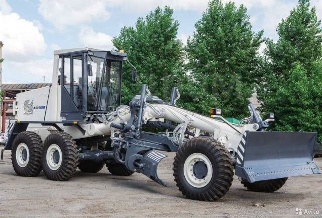 Автогрейдер UMG ДЗ-98В