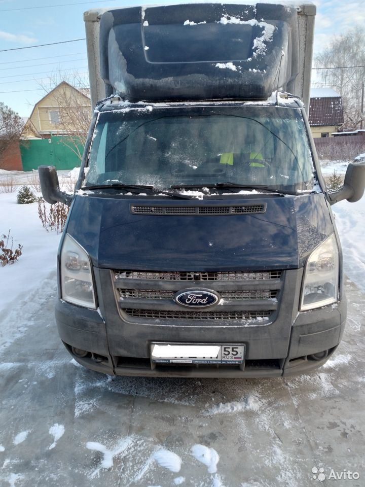 Промтоварный фургон Ford Transit