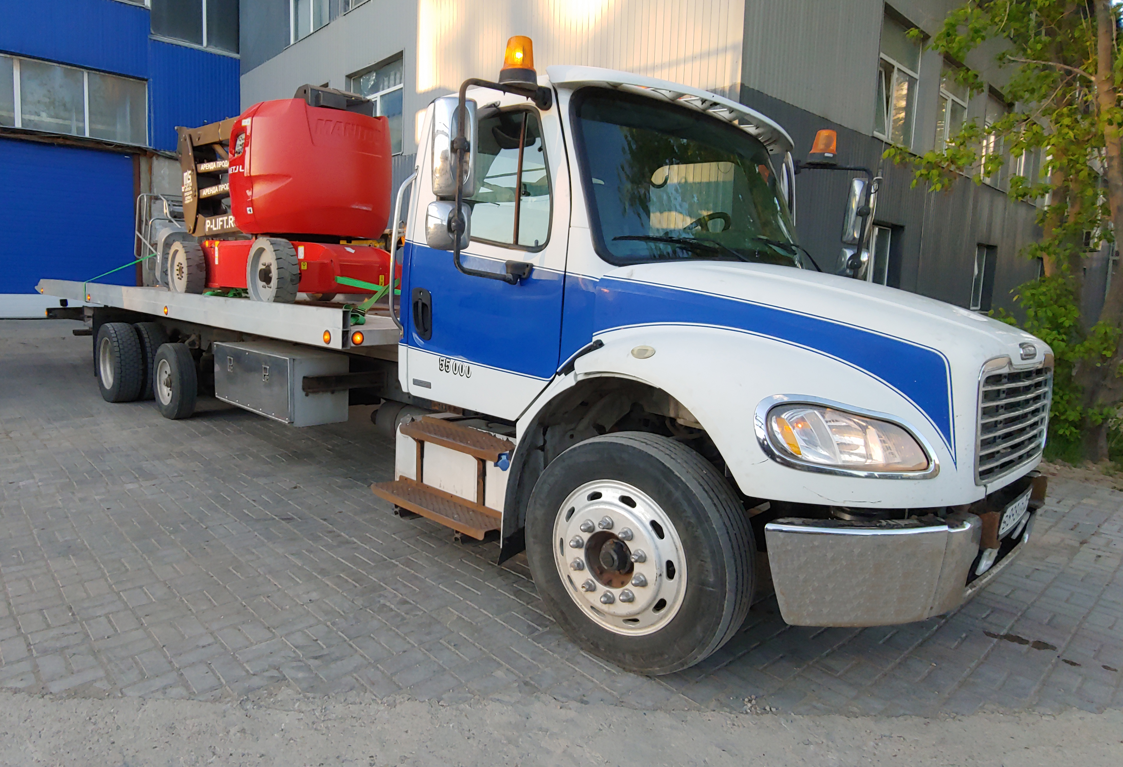 Эвакуатор FREIGHTLINER M2