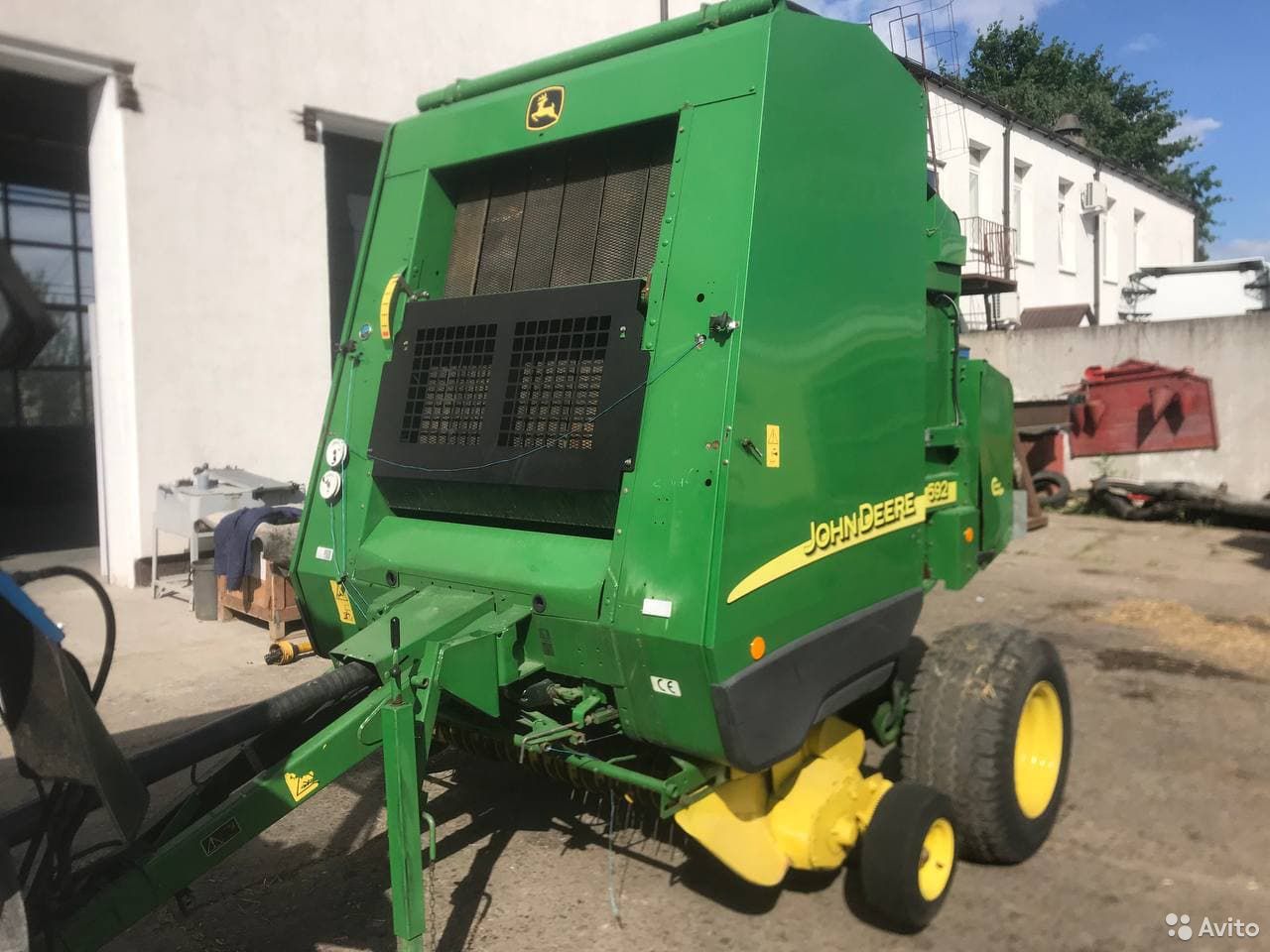 Пресс-подборщик John Deere 592