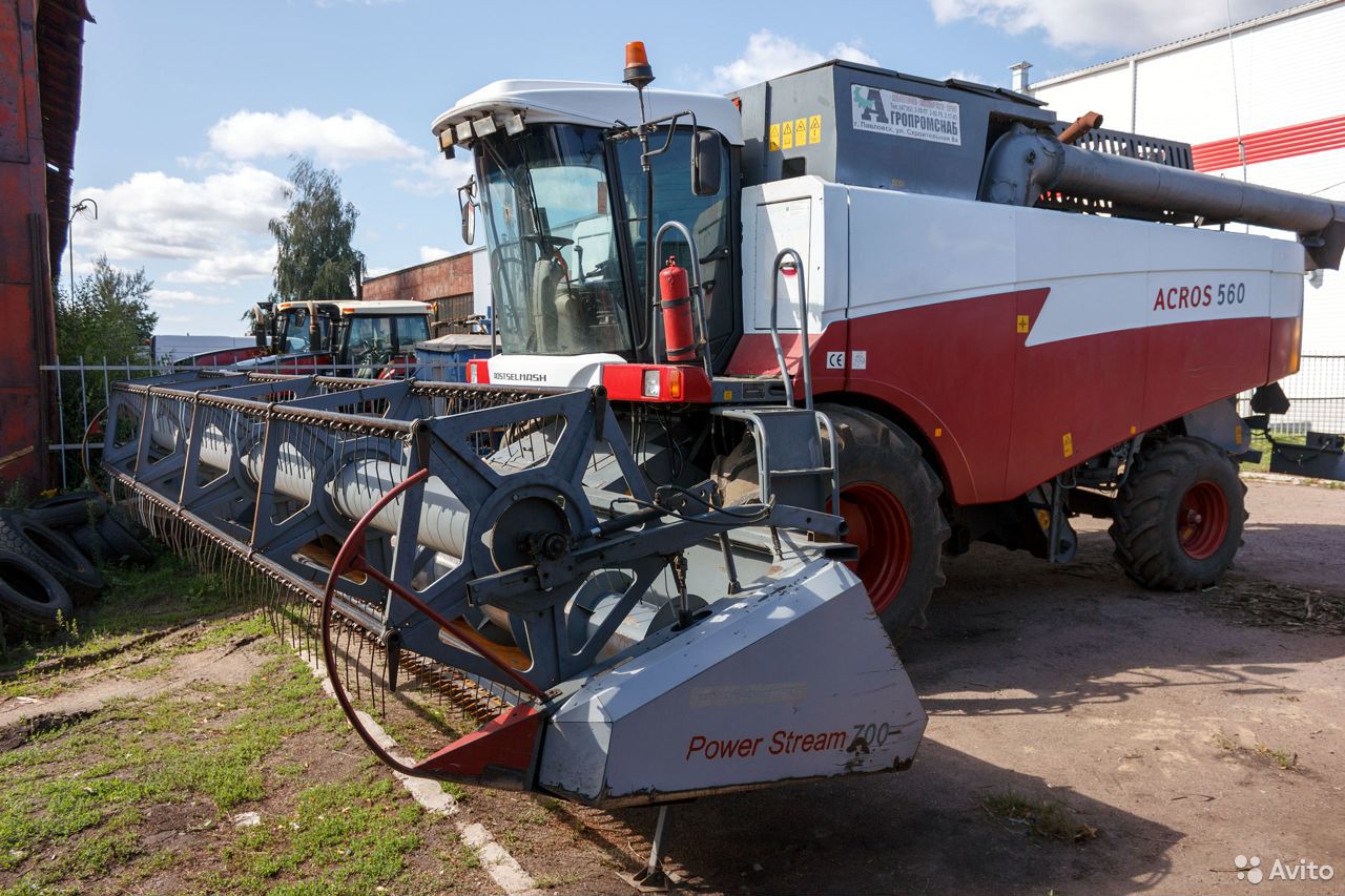 Зерноуборочный комбайн Ростсельмаш ACROS 560