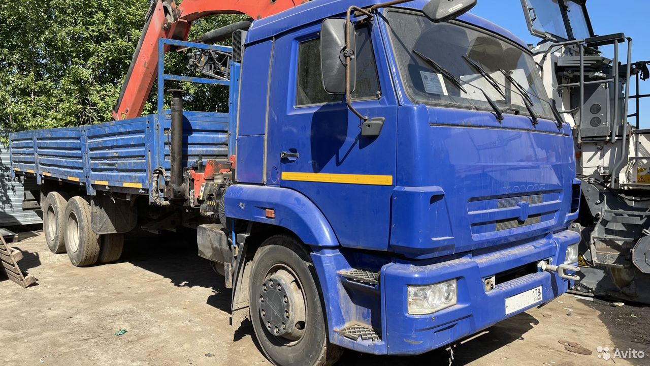 Бортовой грузовик с КМУ КамАЗ 65117 с КМУ Palfinger 15500