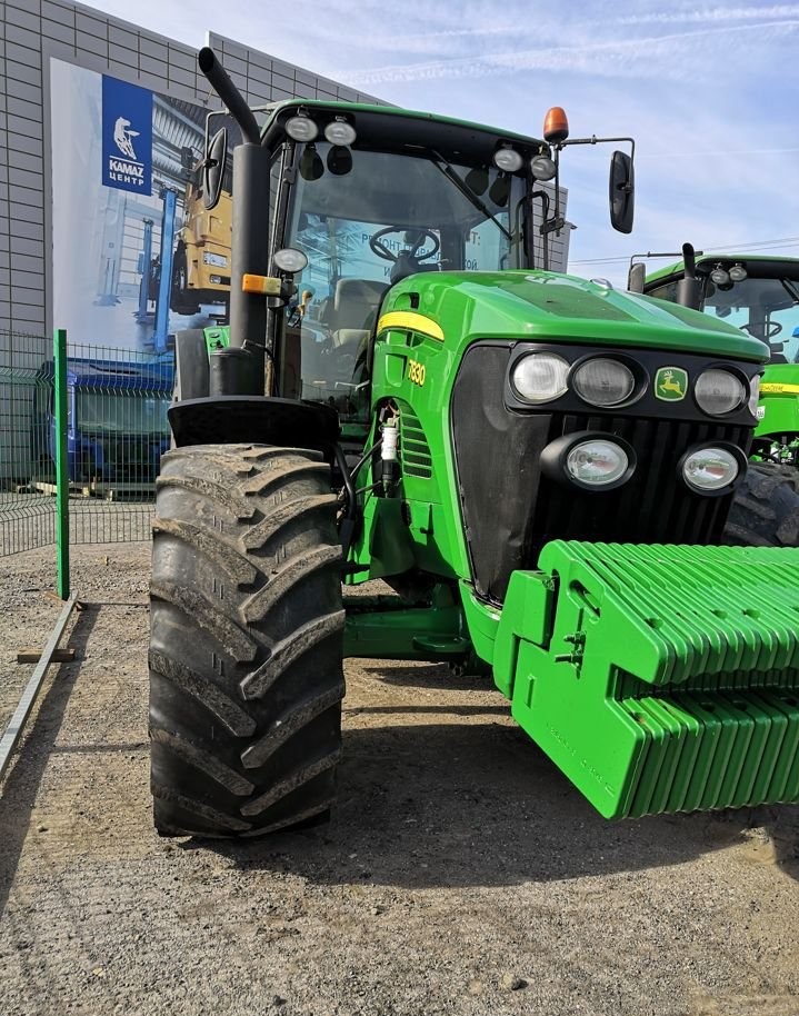 Трактор John Deere 7830