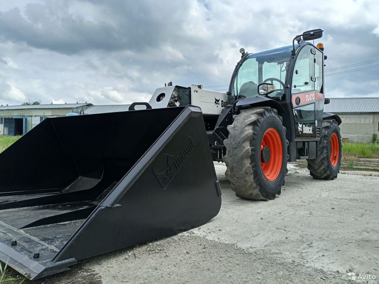 Телескопический погрузчик bobcat TL 470