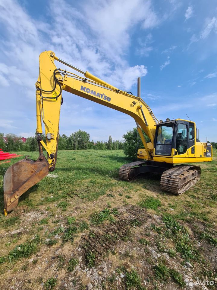 Гусеничный экскаватор Komatsu PC200