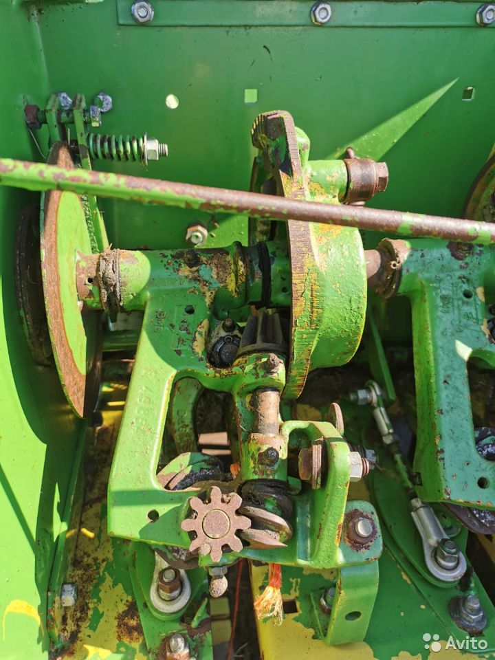 Пресс-подборщик John Deere 332
