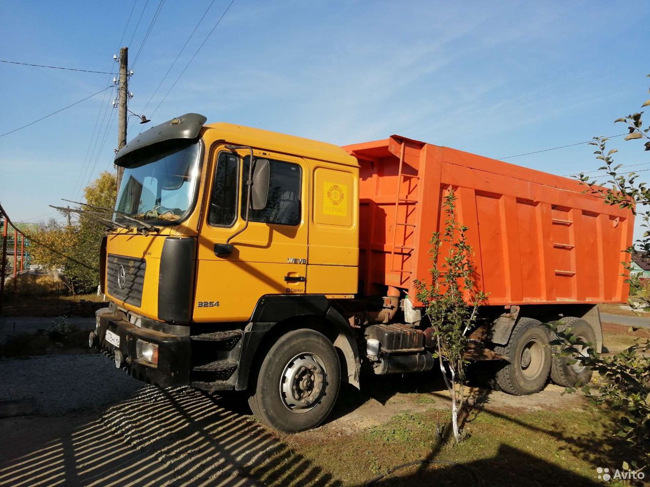Самосвал SHACMAN (Shaanxi) F2000