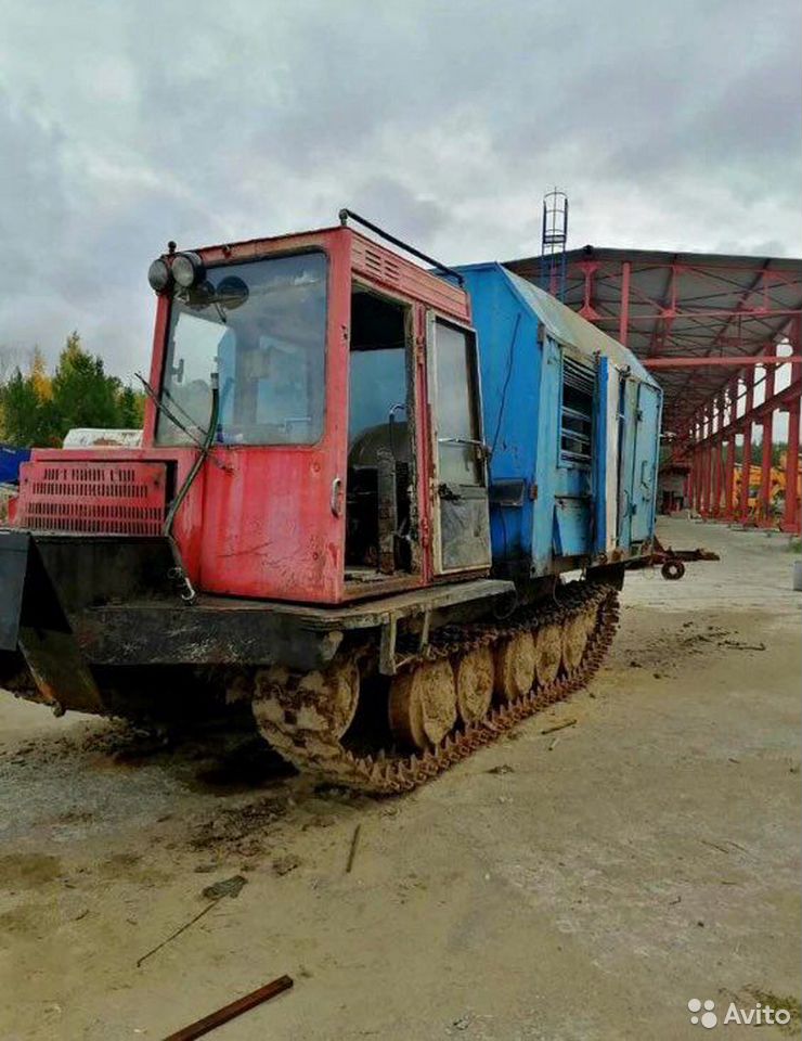Гусеничный трактор ТТ-4 со сварочным оборудованием